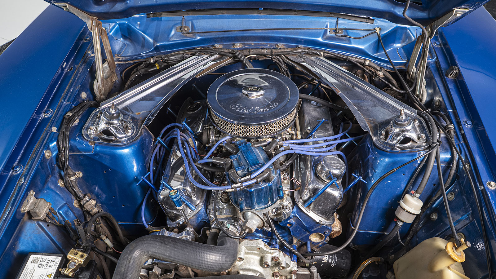 Motor V8 Ford Maverick Retornar